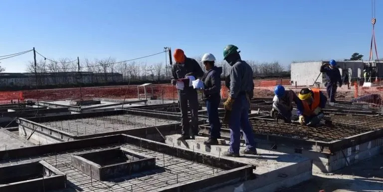 Construir es más barato pero la crisis del sector no afloja